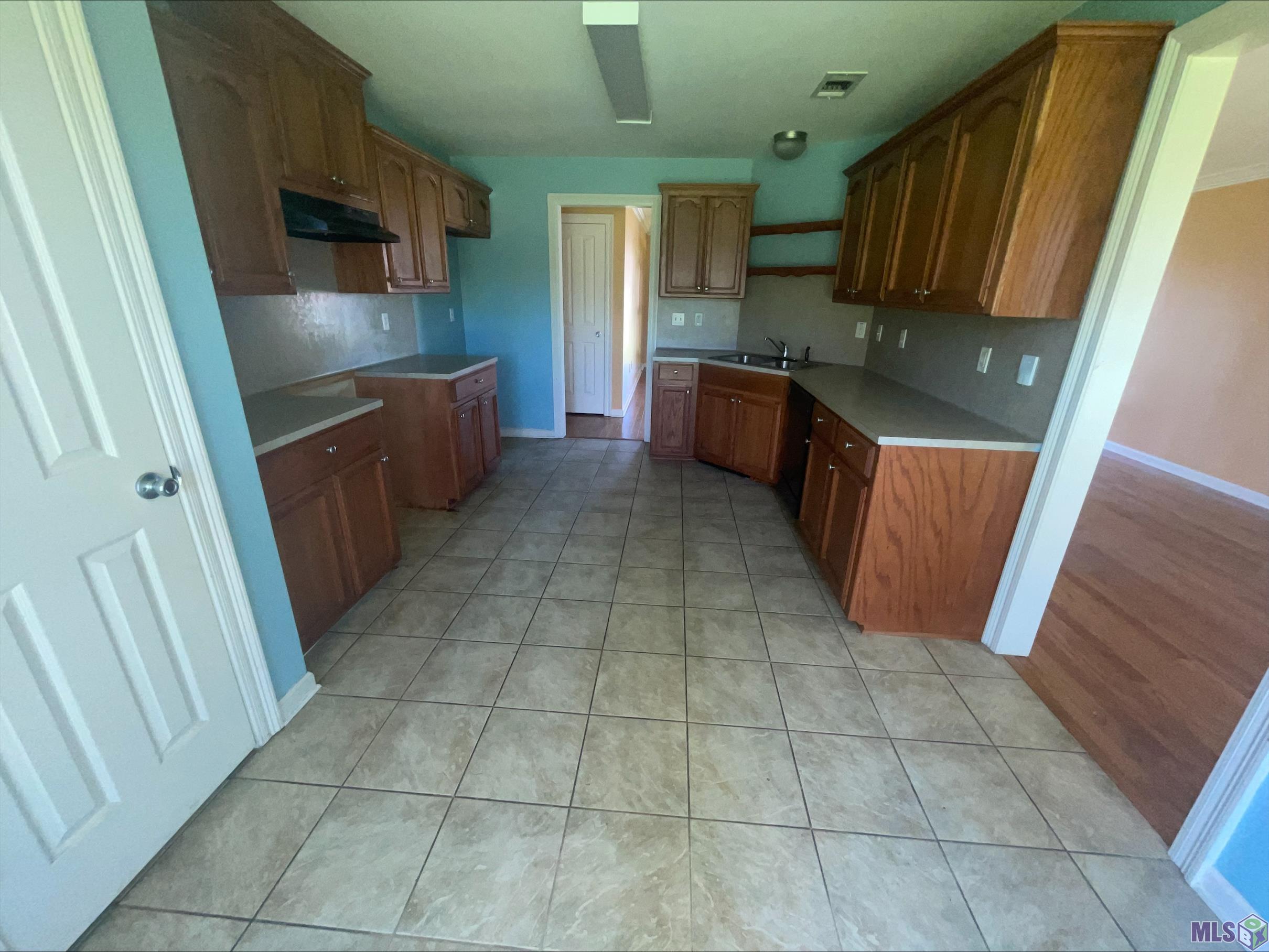 5308 Rue Nicole Baker, LA 70714 - Photo 6 of 14 Gallery Image 6