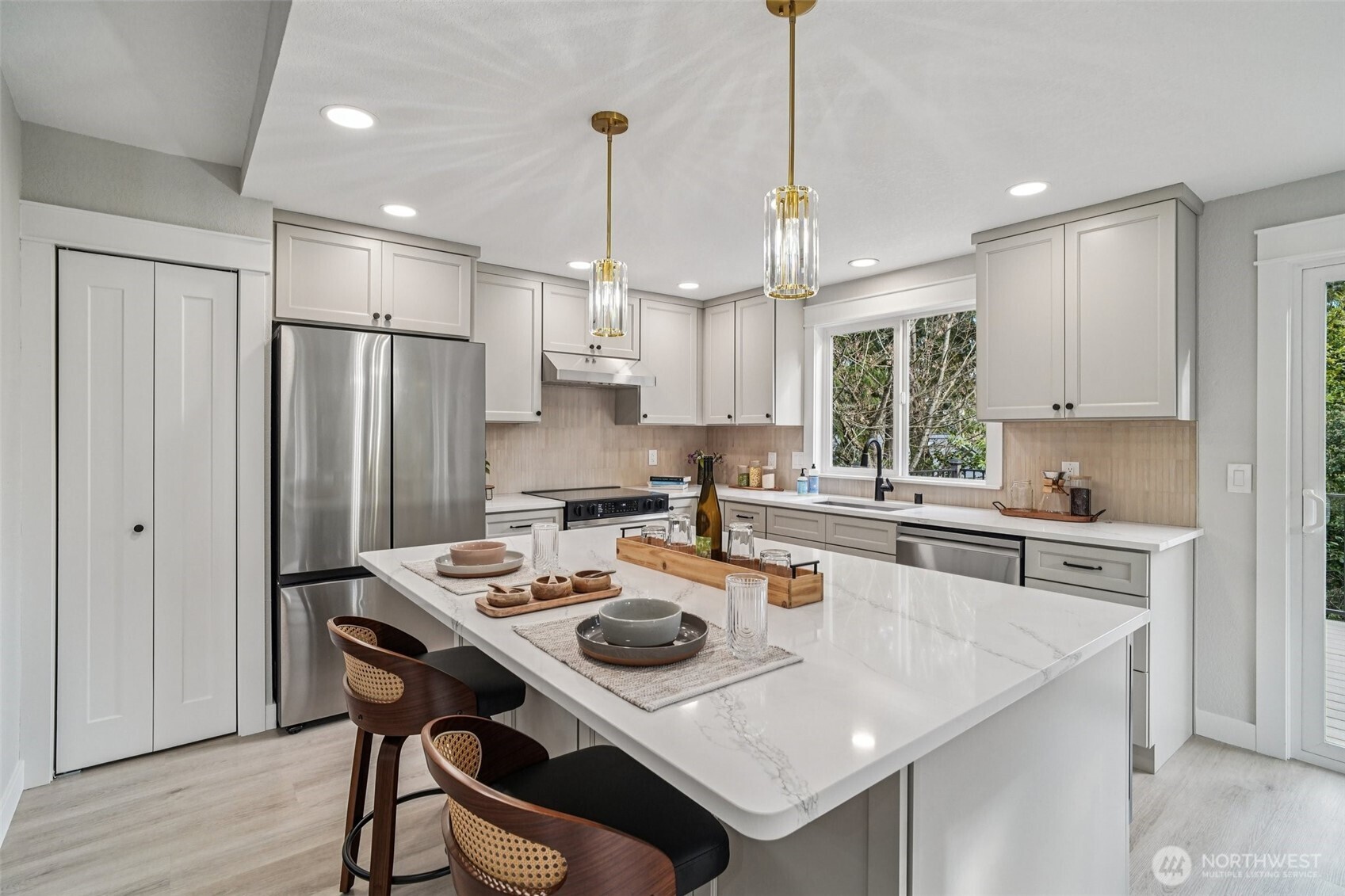 21620 84th Place West Edmonds, WA 98026 - Photo 11 of 37