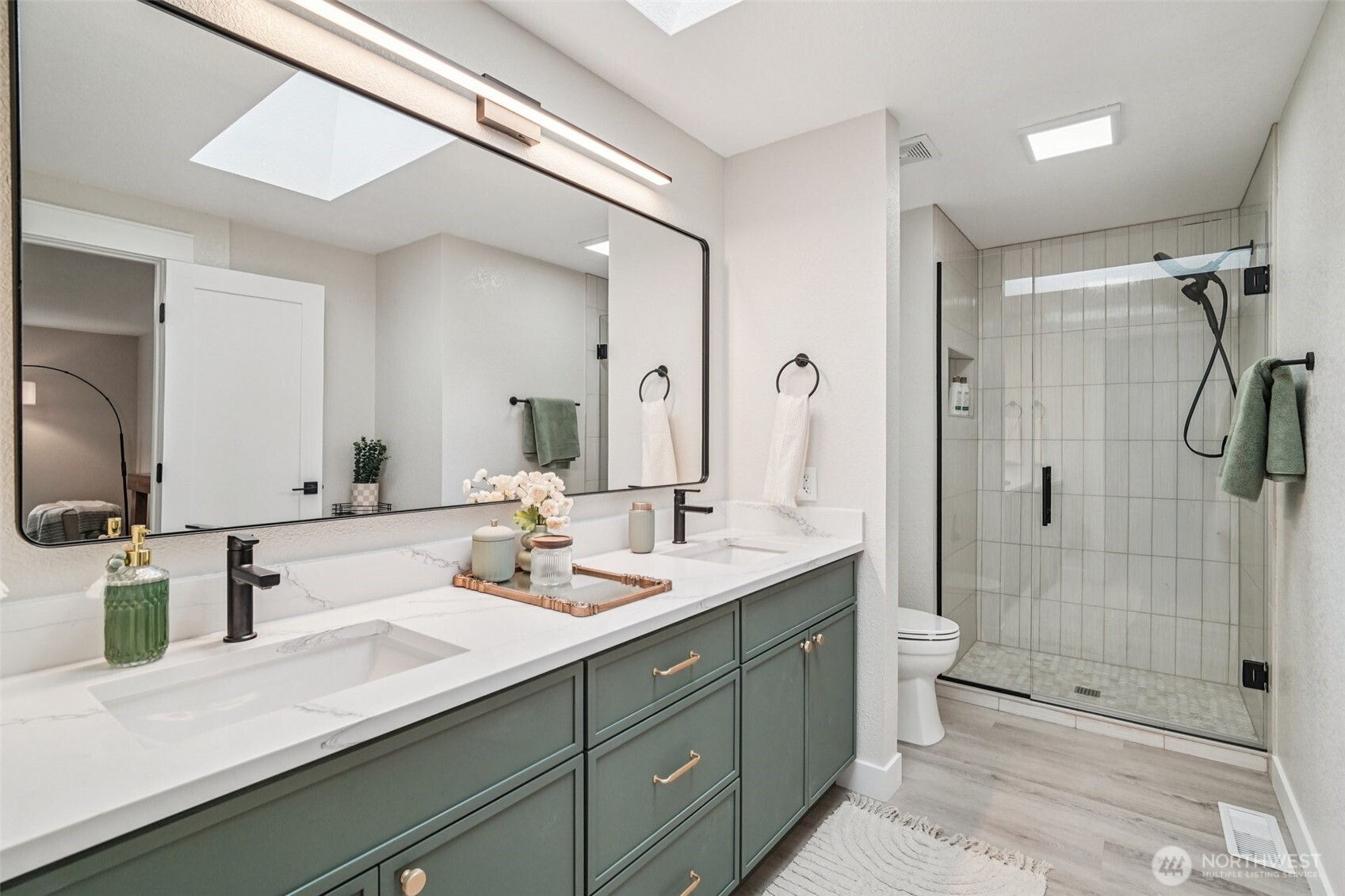 21620 84th Place West Edmonds, WA 98026 - Photo 20 of 37