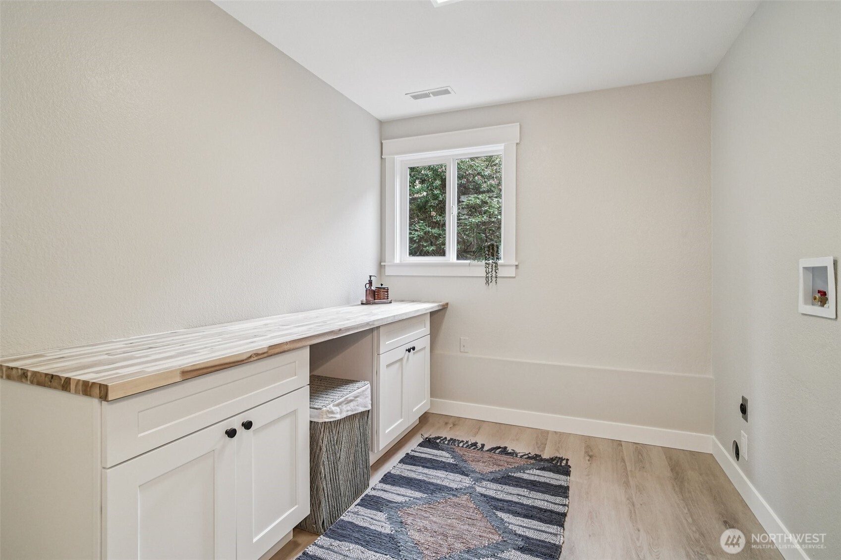 21620 84th Place West Edmonds, WA 98026 - Photo 26 of 37