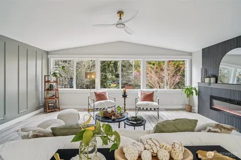 $1,155,000 | 21620 84th Place West, Edmonds, WA 98026