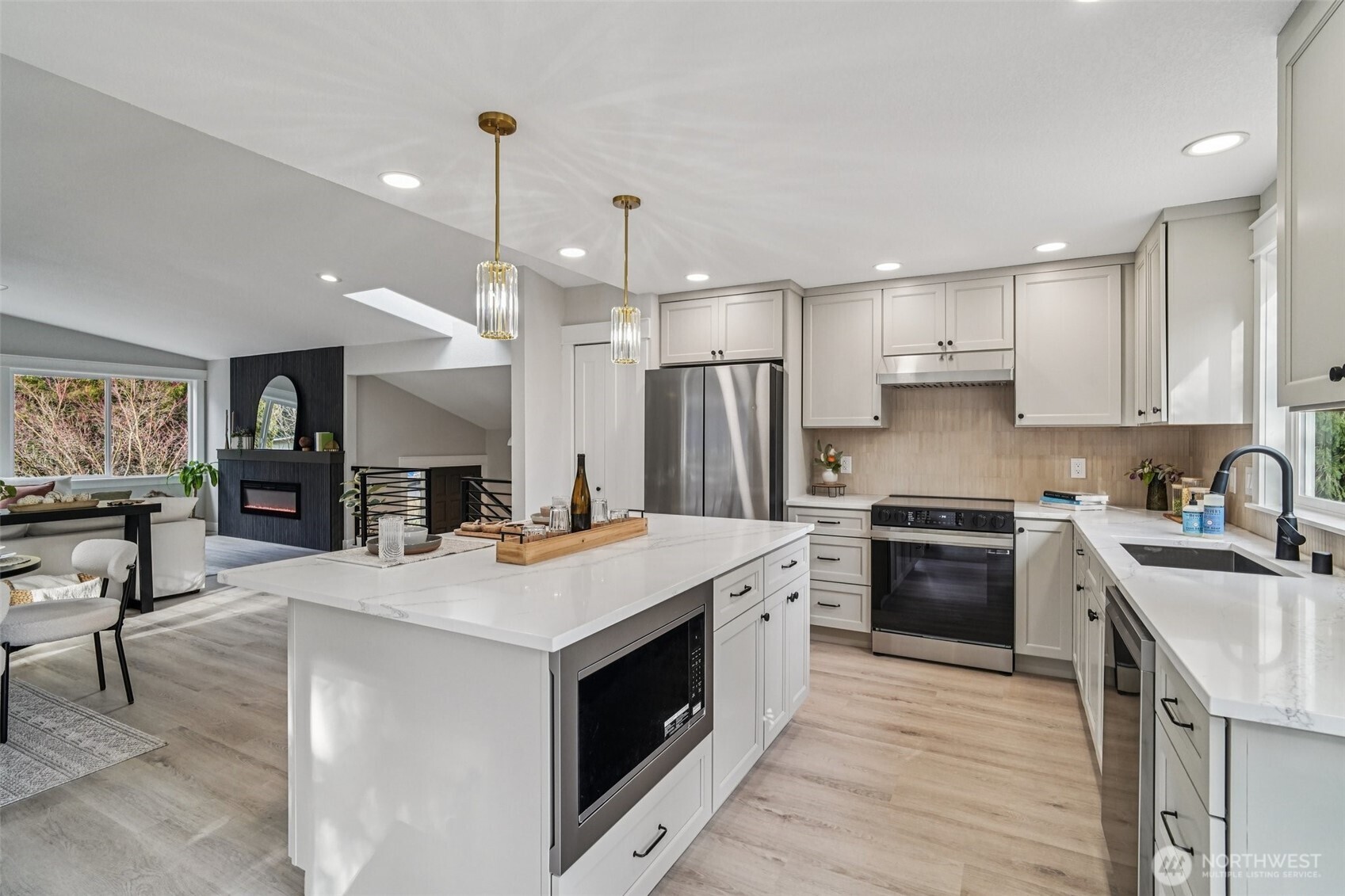 21620 84th Place West Edmonds, WA 98026 - Photo 10 of 37