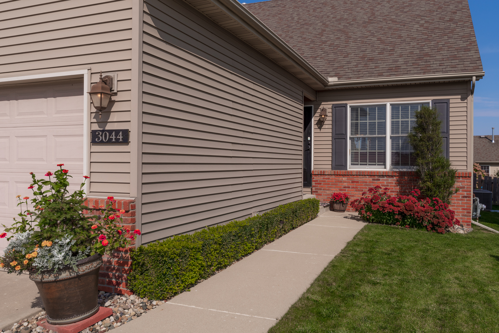 3044 Shepard Road Normal, IL 61761 - Photo 3 of 36