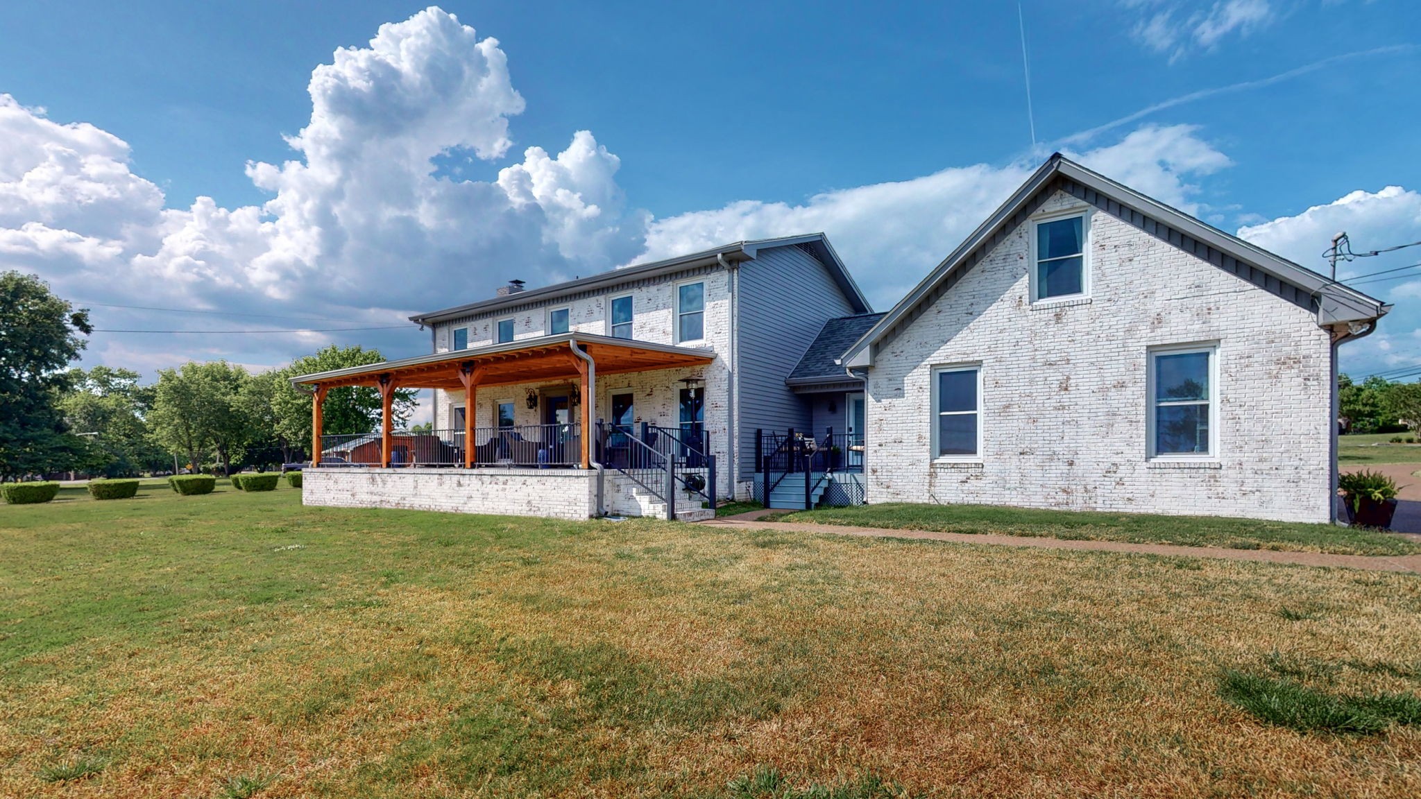 233 Cherokee Road Hendersonville, TN 37075 - Photo 3 of 44 Gallery Image 3