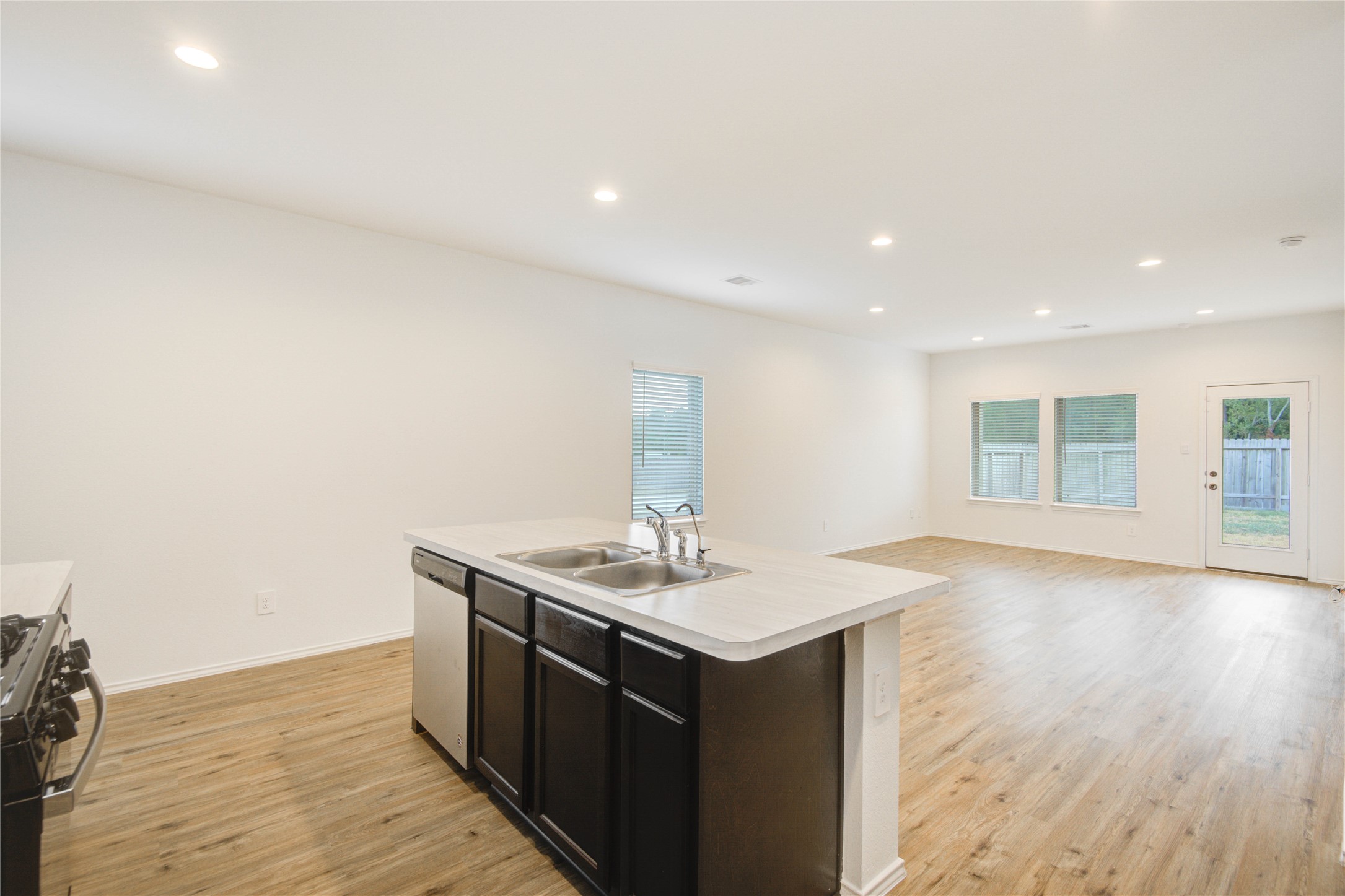 22503 Aspen Tarn Trail Spring, TX 77373 - Photo 7 of 28 Large island perfect for cooking or casual dining.