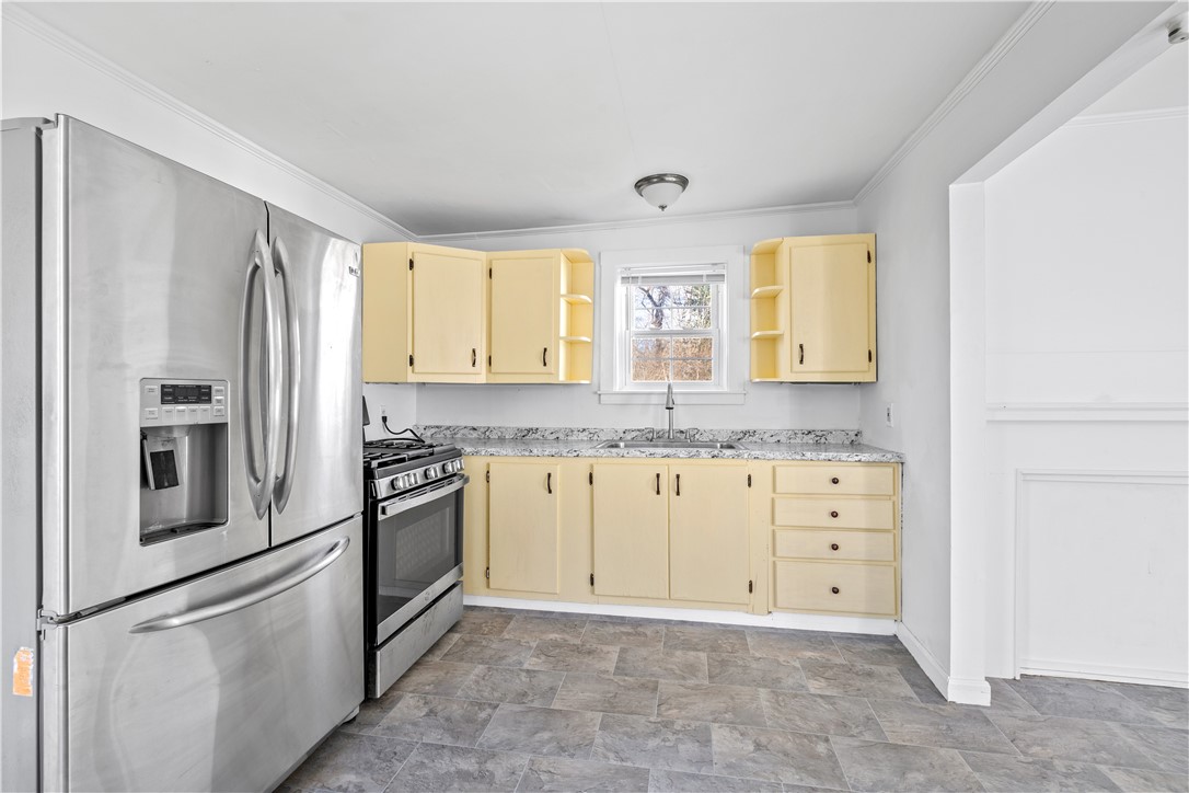 31 Wordell Lane Little Compton, RI 02837 - Photo 15 of 46 Kitchen