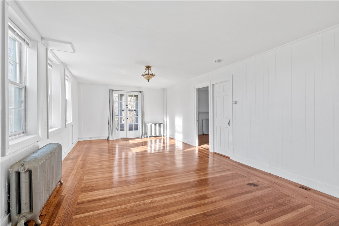 31 Wordell Lane Little Compton, RI 02837 - Photo 19 of 46 Family Room