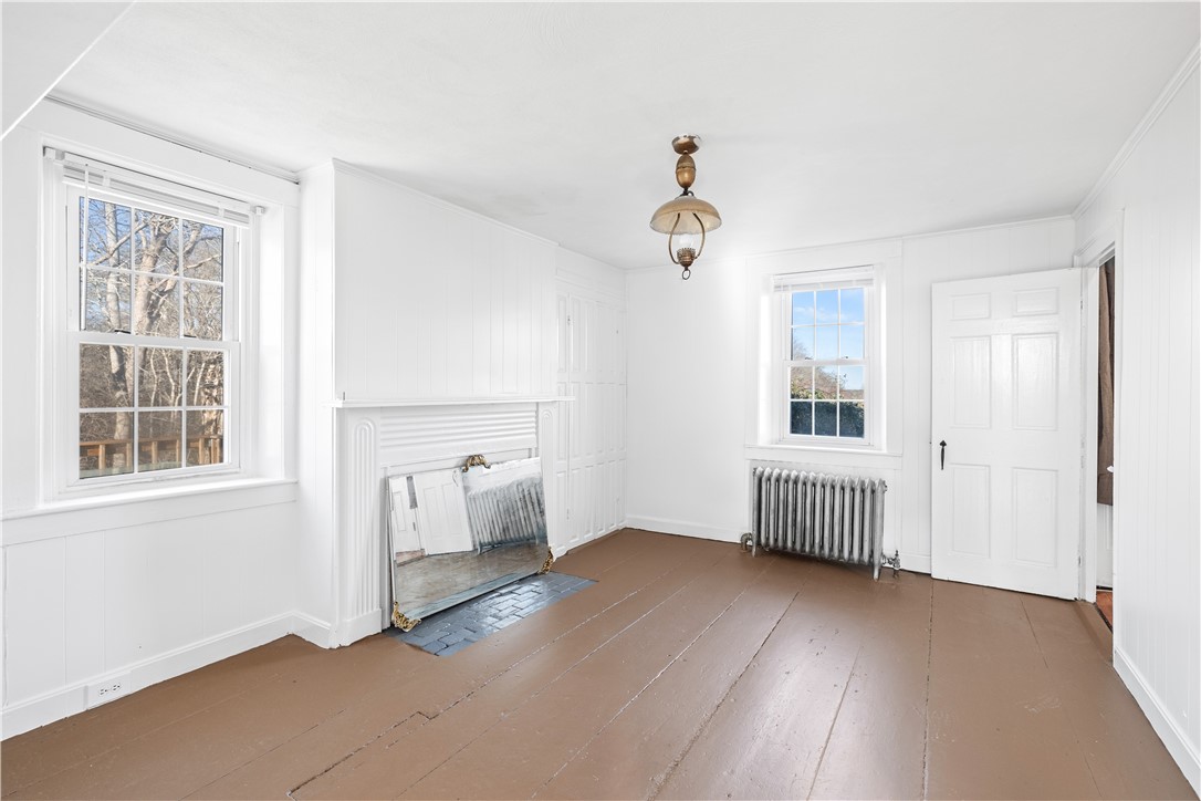 31 Wordell Lane Little Compton, RI 02837 - Photo 28 of 46 Den/1st Floor Primary BR Option