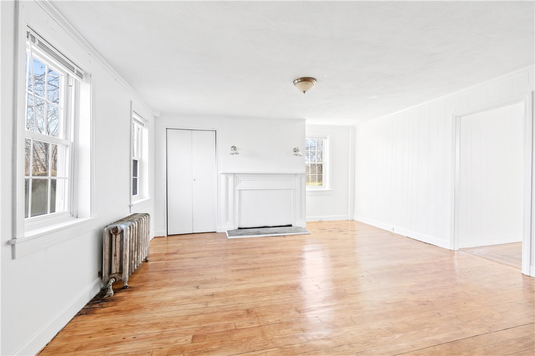 31 Wordell Lane Little Compton, RI 02837 - Photo 31 of 46 Living Room