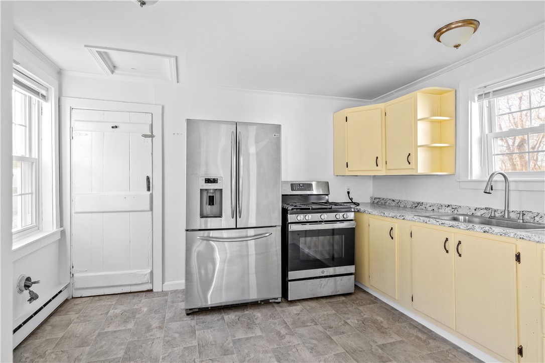 31 Wordell Lane Little Compton, RI 02837 - Photo 10 of 46 Kitchen