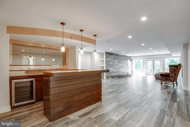 $2,300,000 | 510 Walker Street Southwest, Vienna, VA 22180