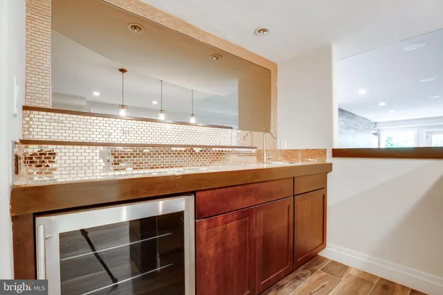 $2,300,000 | 510 Walker Street Southwest, Vienna, VA 22180