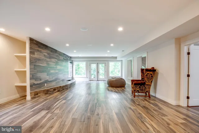 $2,300,000 | 510 Walker Street Southwest, Vienna, VA 22180