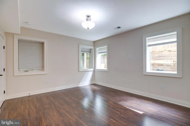 $2,300,000 | 510 Walker Street Southwest, Vienna, VA 22180