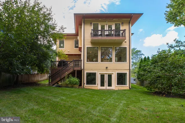 $2,300,000 | 510 Walker Street Southwest, Vienna, VA 22180