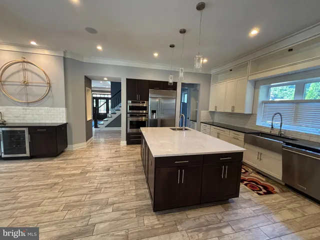 $2,300,000 | 510 Walker Street Southwest, Vienna, VA 22180