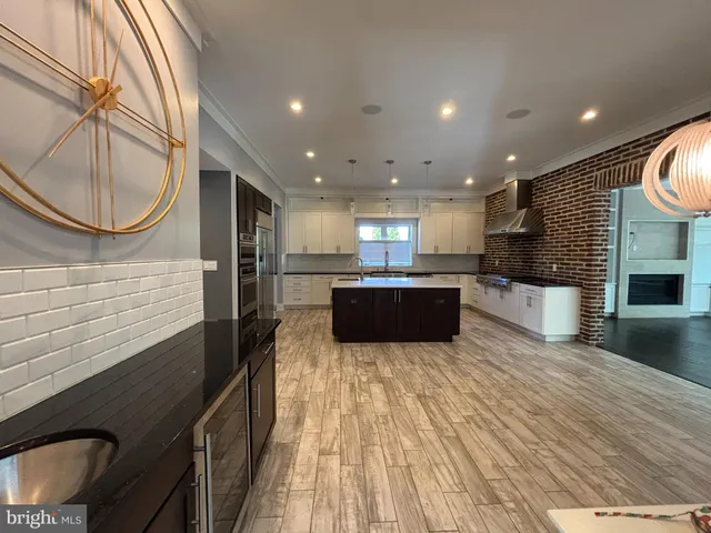 $2,300,000 | 510 Walker Street Southwest, Vienna, VA 22180