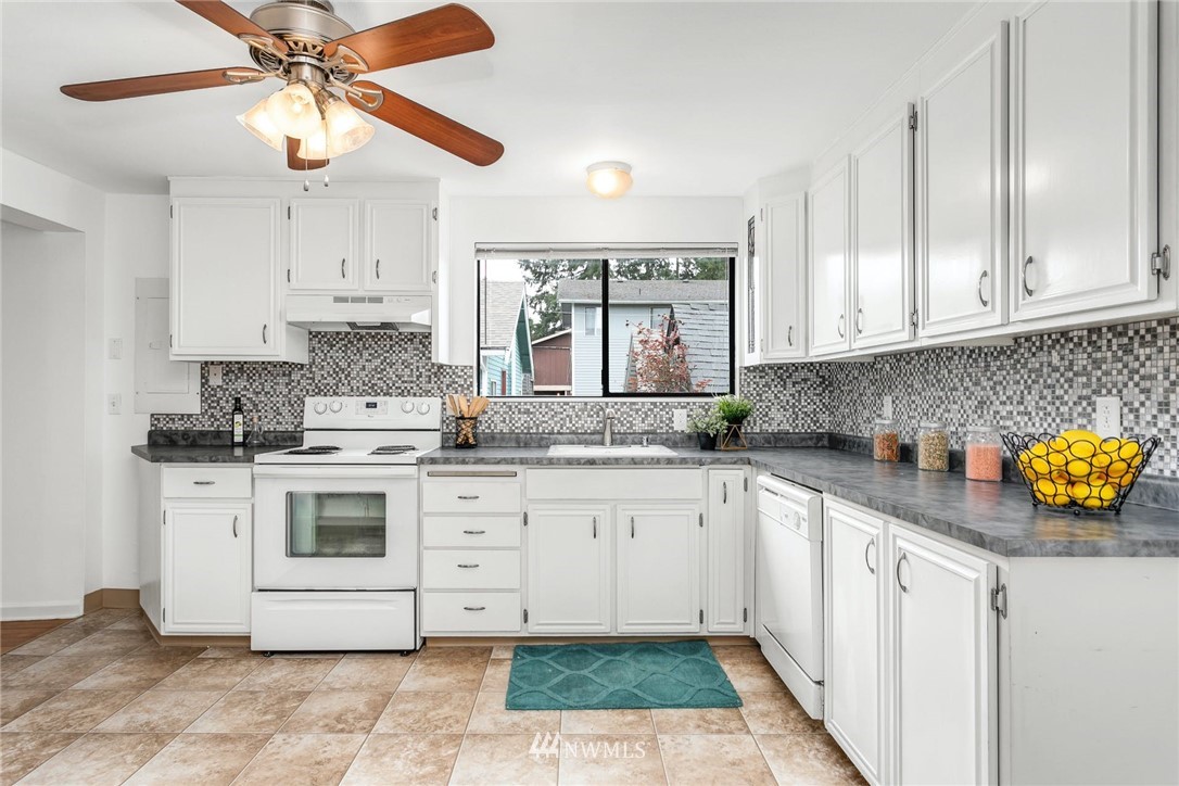 415 Williams Avenue North Renton, WA 98057 - Photo 12 of 36 Gallery Image 12