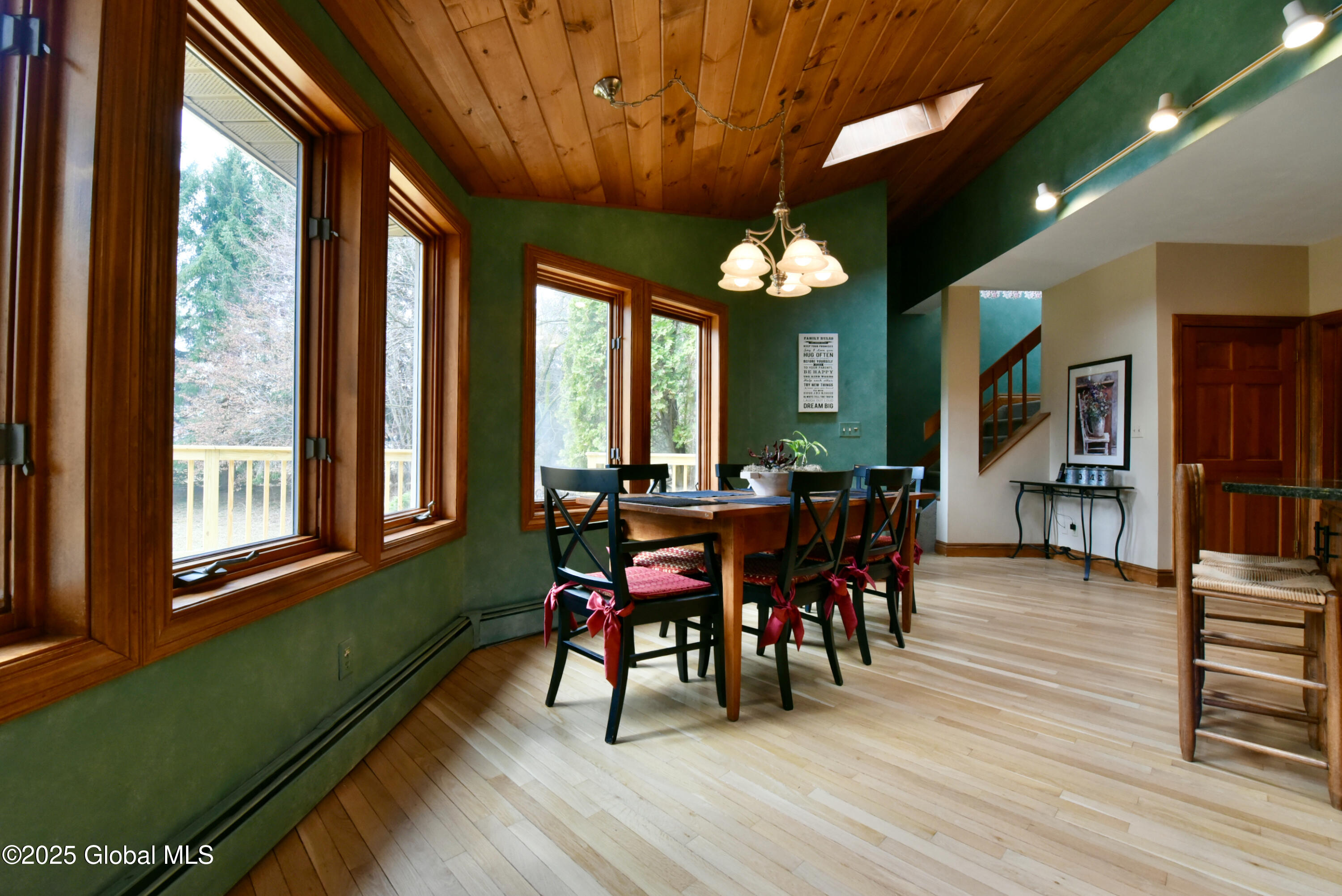 212 Anthony Road Halfmoon, NY 12065 - Photo 12 of 63 16