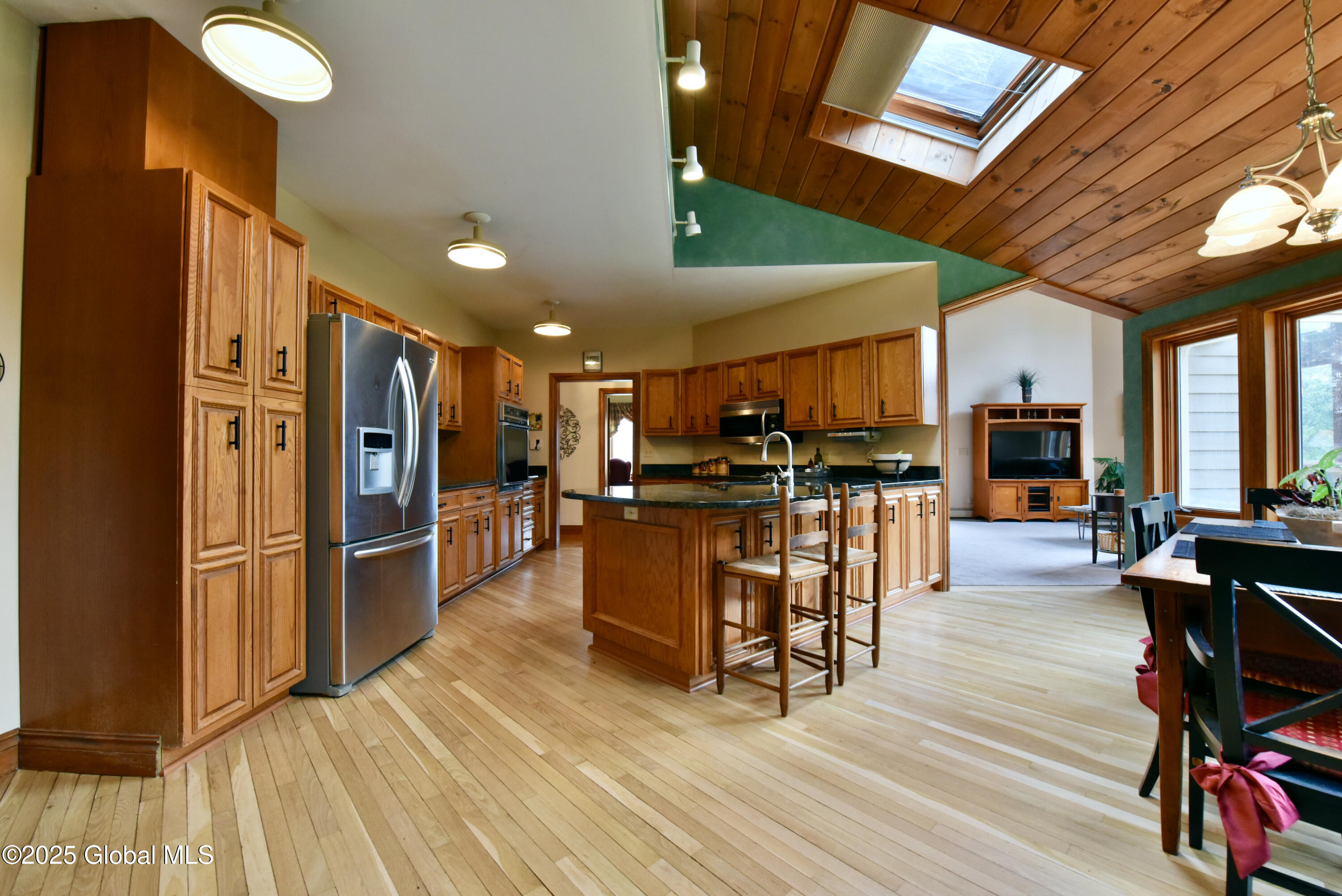 212 Anthony Road Halfmoon, NY 12065 - Photo 4 of 63 18
