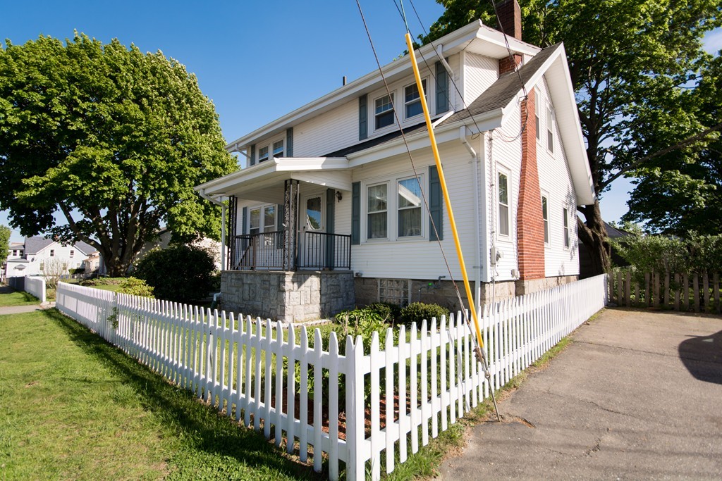 45 Niagara Street Fall River, MA 02721 - Photo 5 of 27 Gallery Image 5