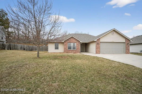 4905 Sandstone Drive, Columbia, MO 65202