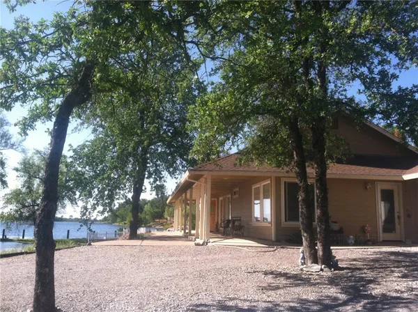 $525,000 | 19988 Paso Robles Avenue, Redding, CA 96003