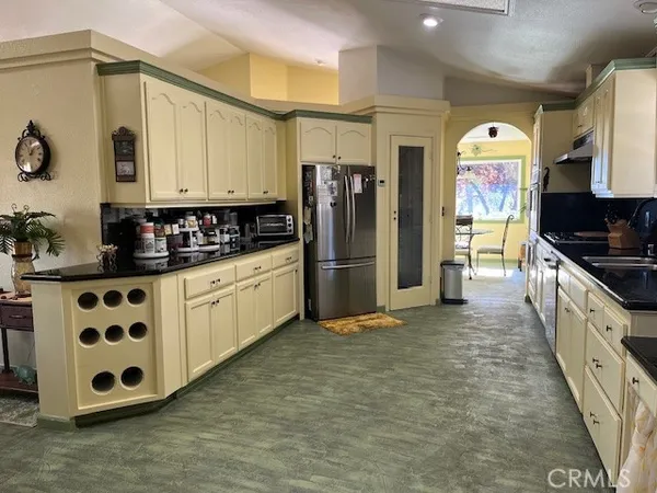 $525,000 | 19988 Paso Robles Avenue, Redding, CA 96003