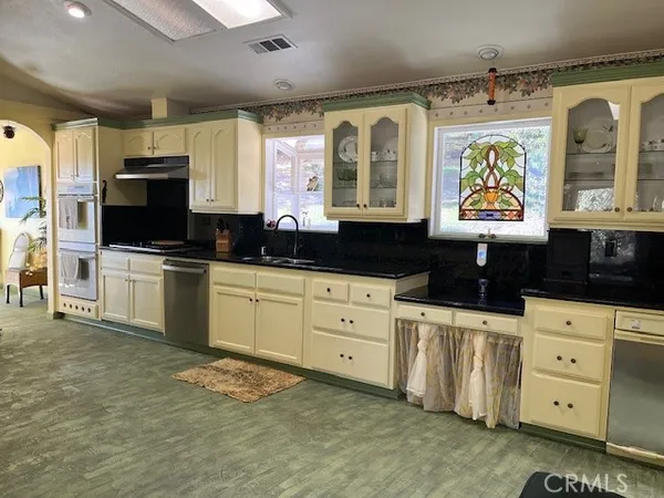 $525,000 | 19988 Paso Robles Avenue, Redding, CA 96003