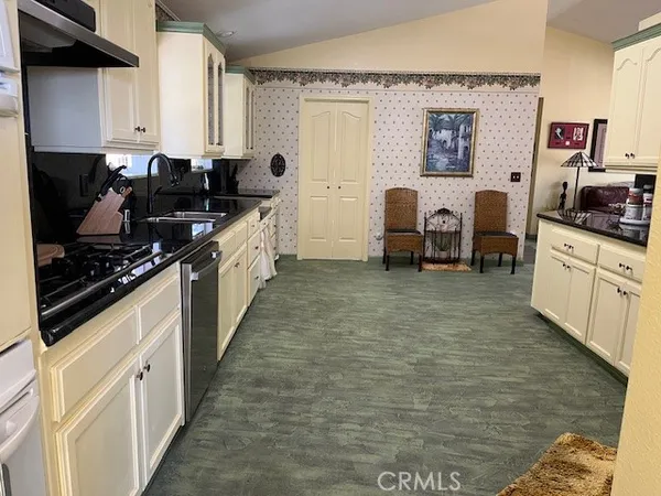 $525,000 | 19988 Paso Robles Avenue, Redding, CA 96003