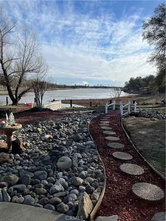 $525,000 | 19988 Paso Robles Avenue, Redding, CA 96003