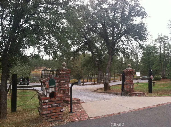 $525,000 | 19988 Paso Robles Avenue, Redding, CA 96003