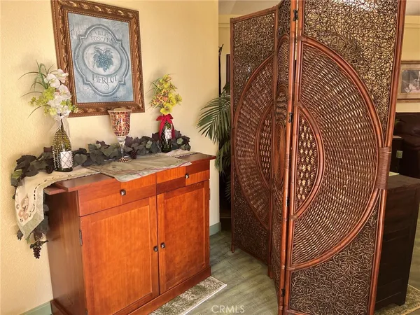 $525,000 | 19988 Paso Robles Avenue, Redding, CA 96003