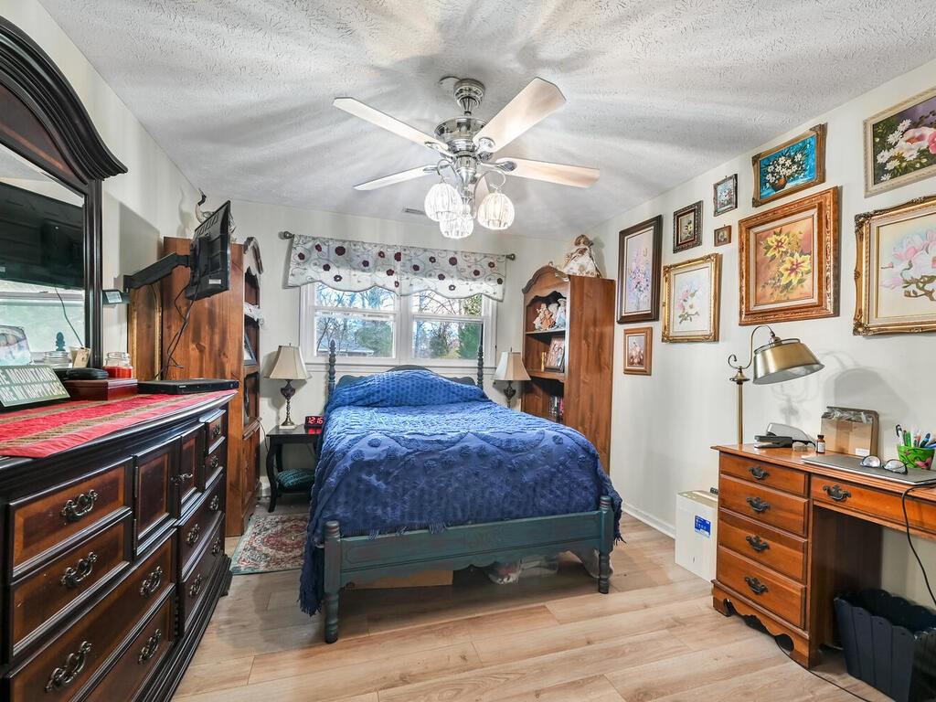 1223 Riford Road Hendersonville, NC 28792 - Photo 13 of 20 Gallery Image 13