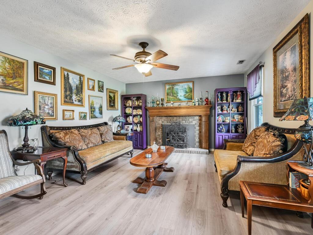 1223 Riford Road Hendersonville, NC 28792 - Photo 3 of 20 Gallery Image 3
