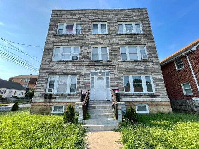 $1,700 | 178 Roosevelt Street, Unit 2E, Hartford, CT 06114