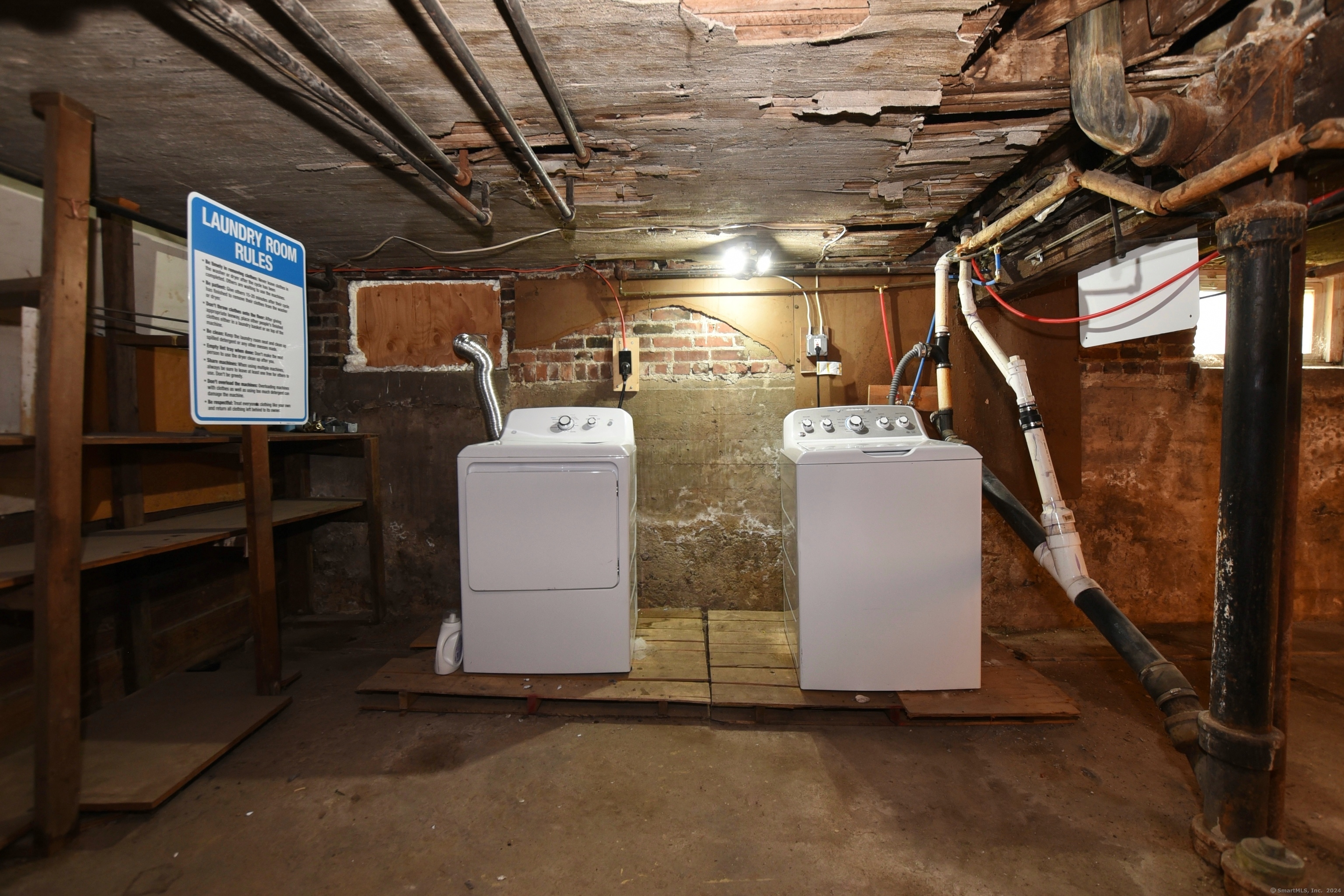 178 Roosevelt Street, Unit 2E Hartford, CT 06114 - Photo 29 of 37