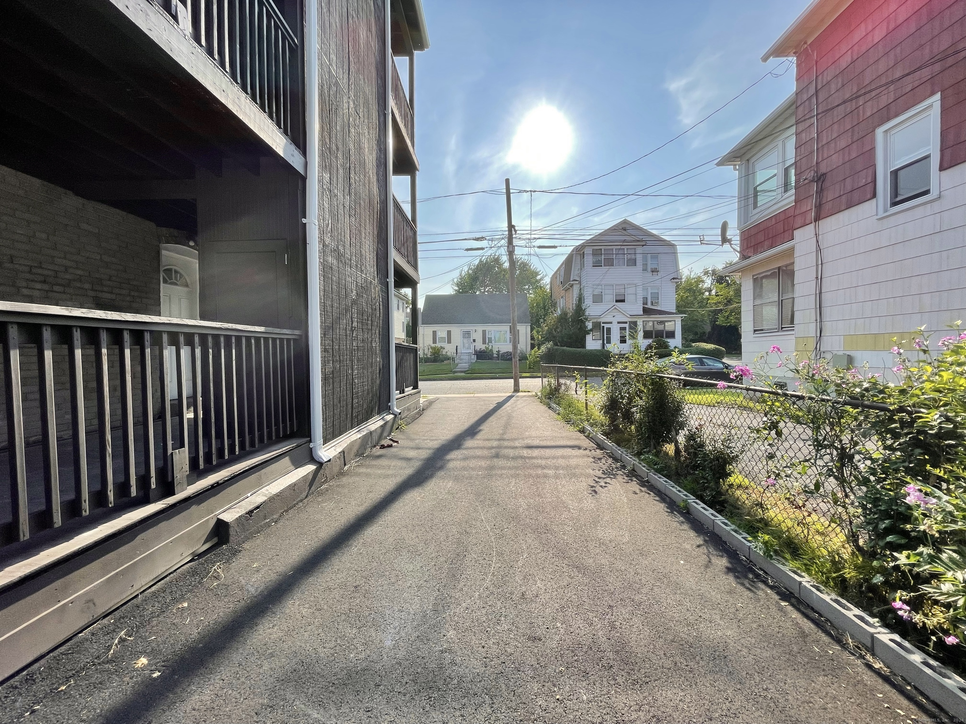 178 Roosevelt Street, Unit 2E Hartford, CT 06114 - Photo 33 of 37