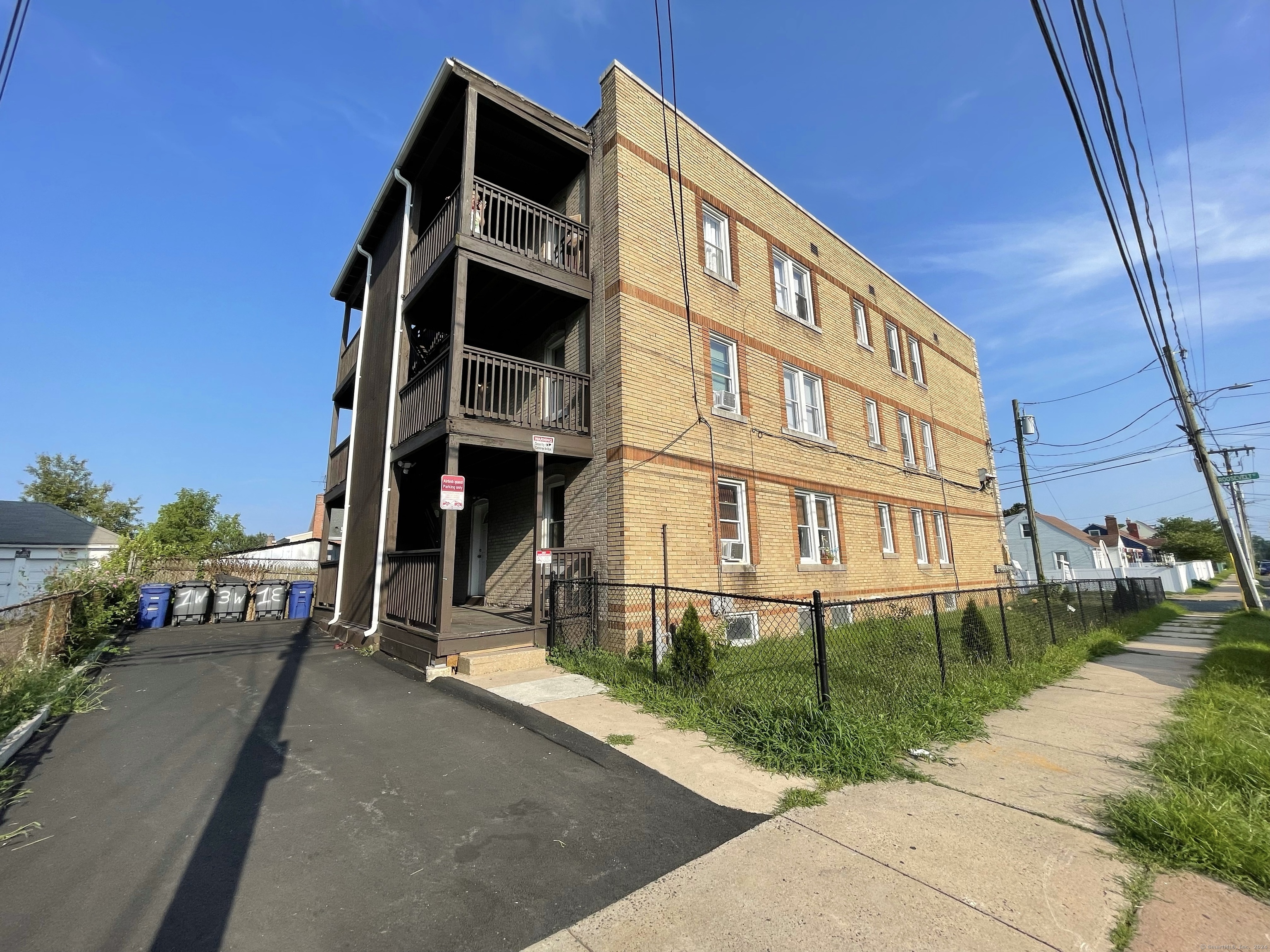 178 Roosevelt Street, Unit 2E Hartford, CT 06114 - Photo 36 of 37