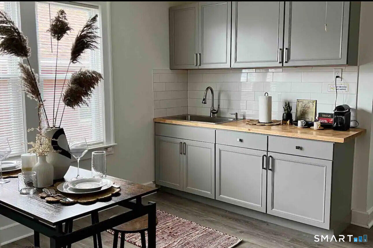 178 Roosevelt Street, Unit 2E Hartford, CT 06114 - Photo 9 of 37