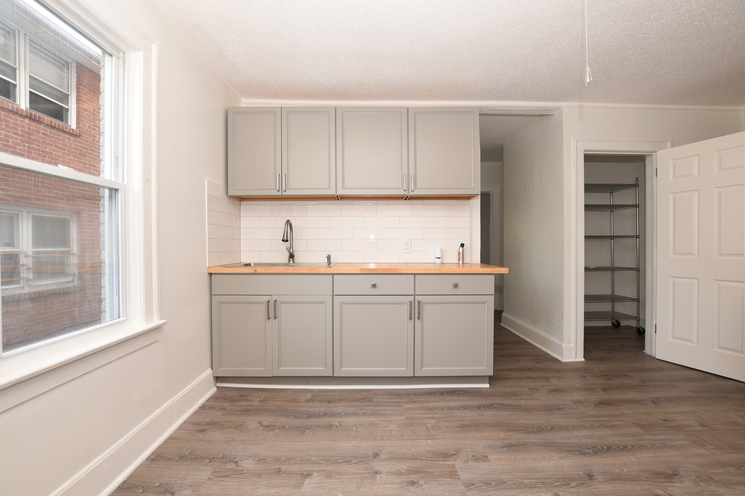 178 Roosevelt Street, Unit 2E Hartford, CT 06114 - Photo 10 of 37