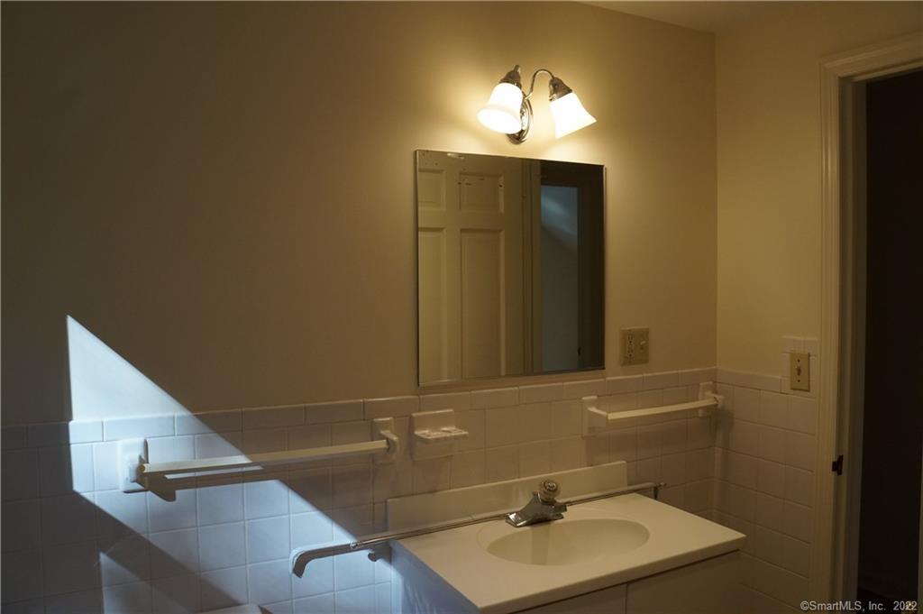 569 Belden Hill Road Norwalk, CT 06850 - Photo 18 of 21 2nd Floor Bathroom