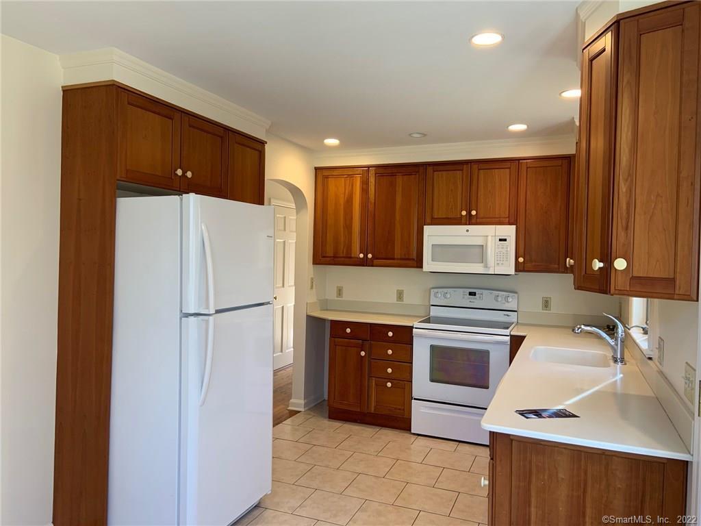 569 Belden Hill Road Norwalk, CT 06850 - Photo 7 of 21