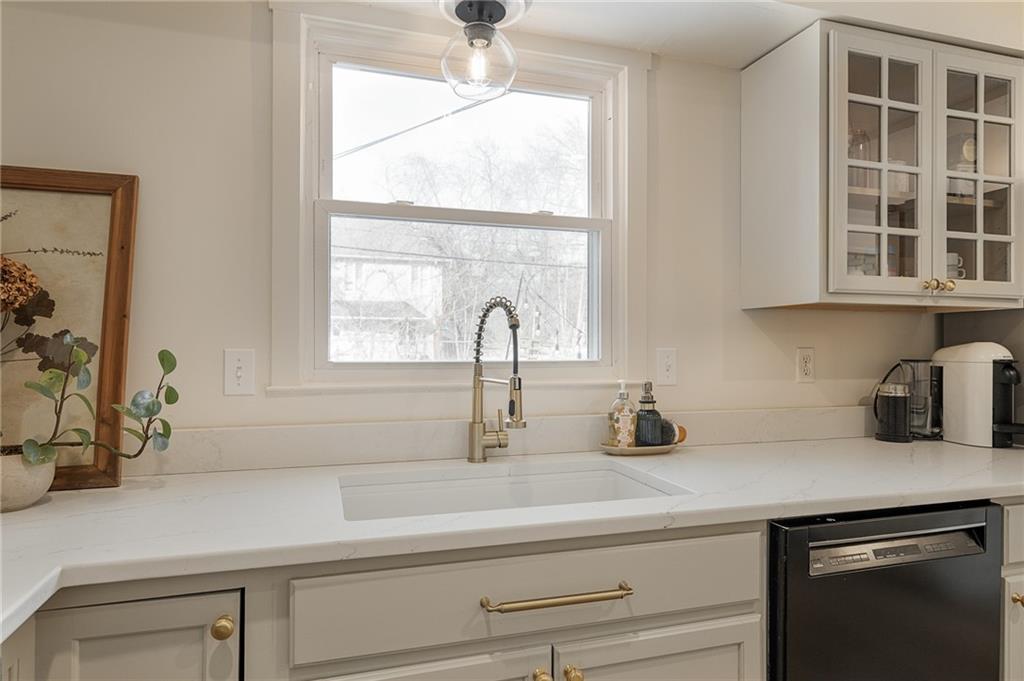 8704 West 72nd Street Merriam, KS 66204 - Photo 21 of 49