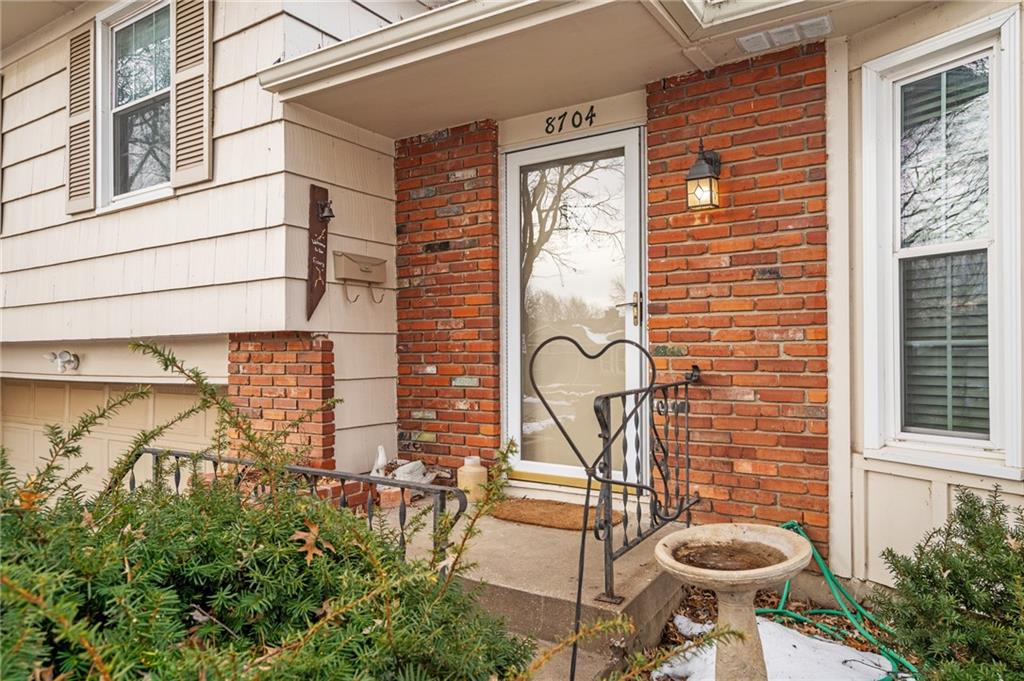 8704 West 72nd Street Merriam, KS 66204 - Photo 3 of 49