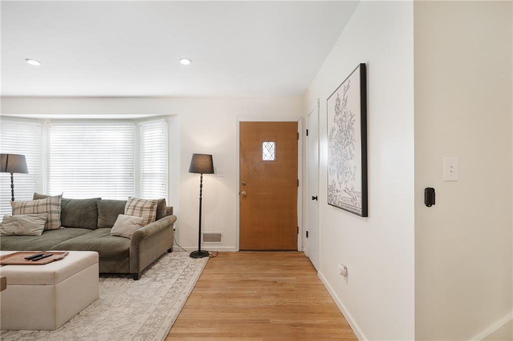 8704 West 72nd Street Merriam, KS 66204 - Photo 4 of 49