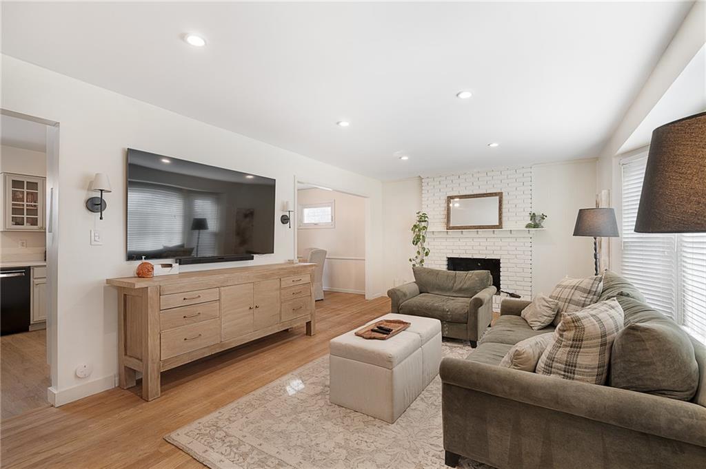 8704 West 72nd Street Merriam, KS 66204 - Photo 5 of 49