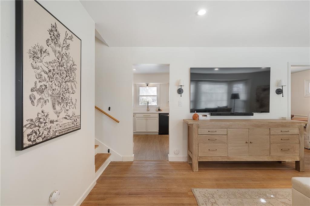 8704 West 72nd Street Merriam, KS 66204 - Photo 6 of 49