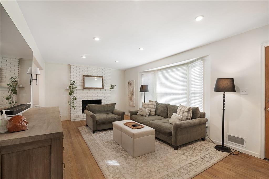 8704 West 72nd Street Merriam, KS 66204 - Photo 8 of 49