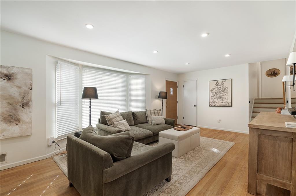 8704 West 72nd Street Merriam, KS 66204 - Photo 10 of 49